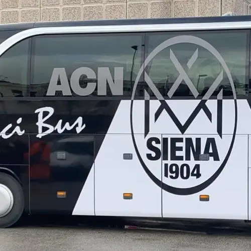 Mercedes Benz Tourismo — 52 posti
