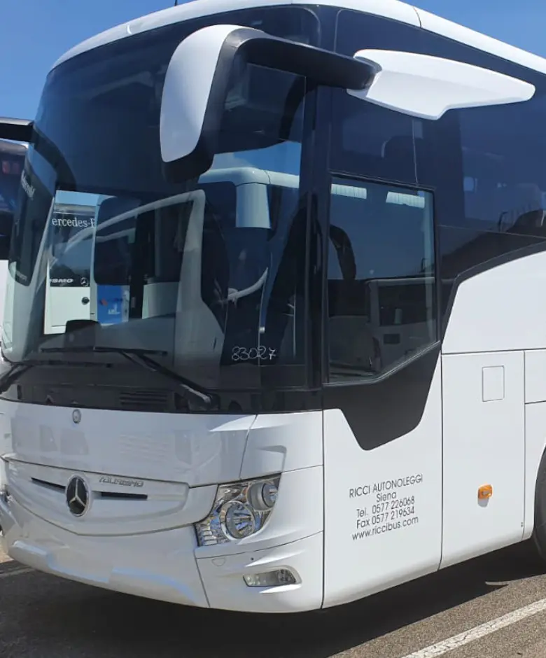 Mercedes Benz Tourismo — 57 posti